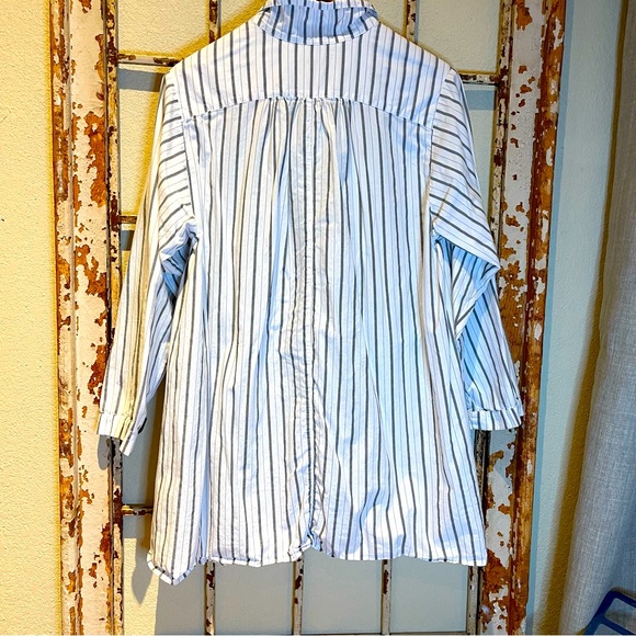 Iridium Striped Button Front  Top White Gray Stripe S - Picture 3 of 12